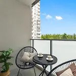 Family & Business Sauna Baltic Horizon No 1 Premium - 3 Bedroom With Private Sauna, Jacuzzi, Rooftop Gym & Panoramic Terrace, Balcony, Underground Garage غدانسك