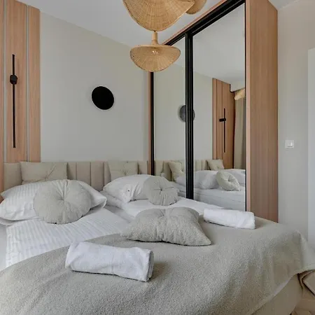 Family & Business Sauna Baltic Horizon No 1 Premium - 3 Bedroom With Private Sauna, Jacuzzi, Rooftop Gym & Panoramic Terrace, Balcony, Underground Garage דירה גדנסק