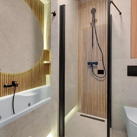 Apartamento Family & Business Sauna Baltic Horizon No 1 Premium - 3 Bedroom With Private Sauna, Jacuzzi, Rooftop Gym & Panoramic Terrace, Balcony, Underground Garage *