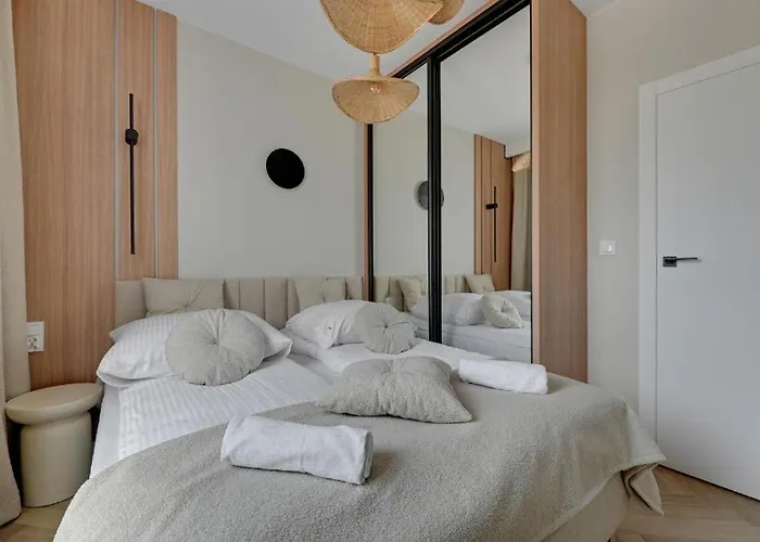 Family & Business Sauna Baltic Horizon No 1 Premium - 3 Bedroom With Private Sauna, Jacuzzi, Rooftop Gym & Panoramic Terrace, Balcony, Underground Garage Apartment Gdansk