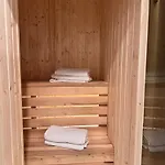 아파트 Family & Business Sauna Baltic Horizon No 1 Premium - 3 Bedroom With Private Sauna, Jacuzzi, Rooftop Gym & Panoramic Terrace, Balcony, Underground Garage 그단스크