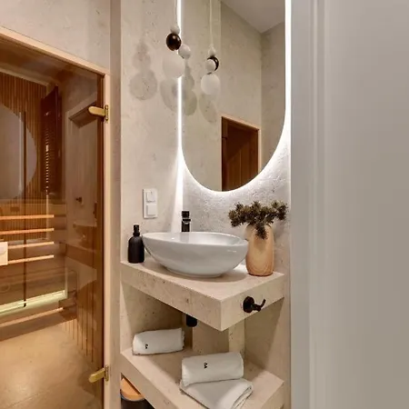 Family & Business Sauna Baltic Horizon No 1 Premium - 3 Bedroom With Private Sauna, Jacuzzi, Rooftop Gym & Panoramic Terrace, Balcony, Underground Garage Danzica